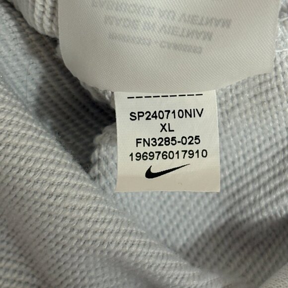 Nike Dri-Fit GFX Pullover Hoodie Photon Dust (FN3285-025), Size XL - Picture 4 of 6